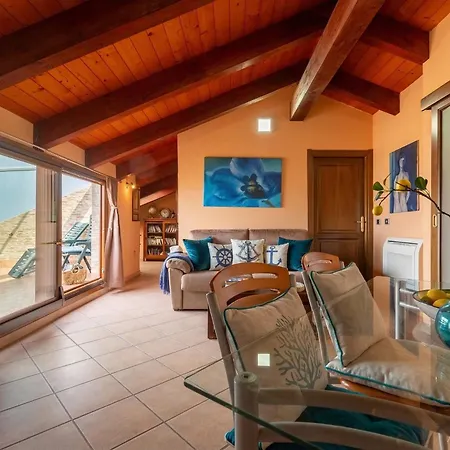 Romantic Sea Loft Sea-front Terrace And Parking