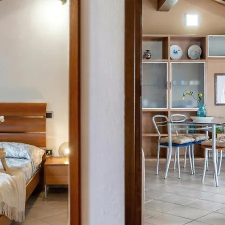 Romantic Sea Loft Sea-front Terrace And Parking דירה